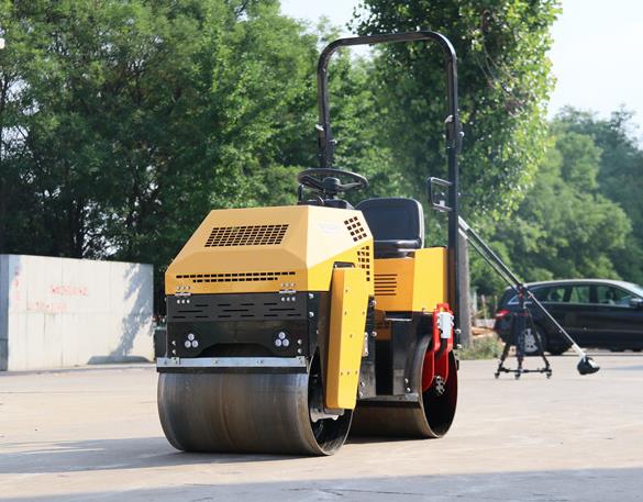 小型壓路機如何散熱呢？